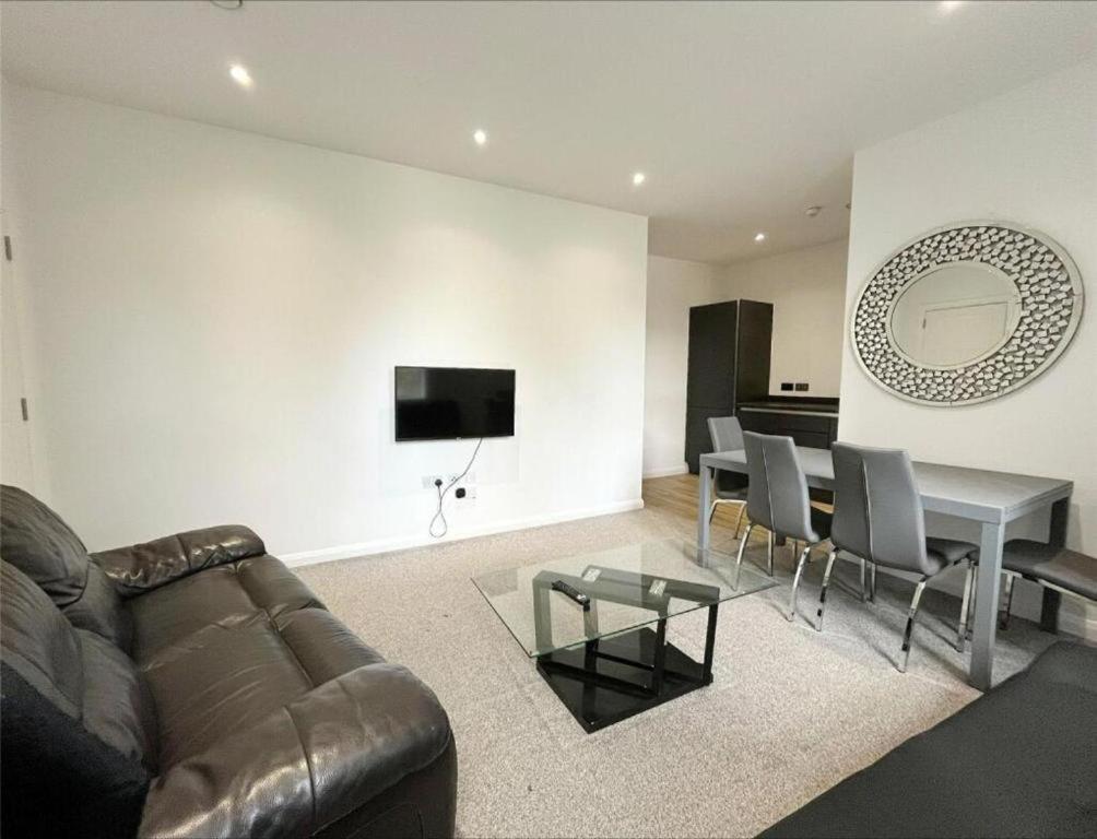 City Point Apartments Манчестер Экстерьер фото